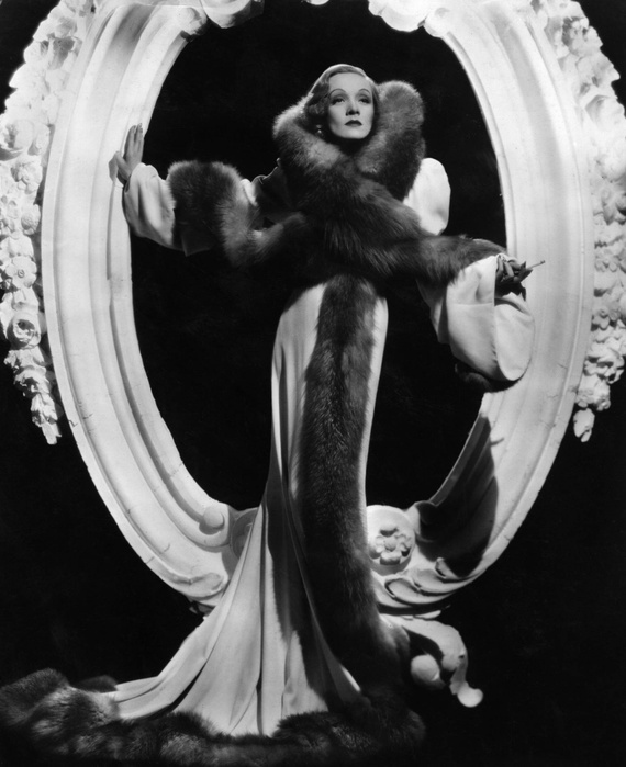 kinopoisk.ru-Marlene-Dietrich-769120 (570x700, 108Kb)