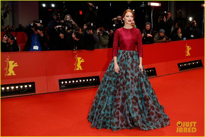 lea-seydoux-shows-blue-is-the-warmest-color-at-baftas-2014-08 (700x468, 235Kb)