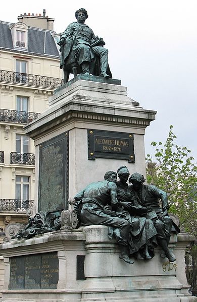 390px-Paris-dumas-monument02 (195x300, 62Kb)