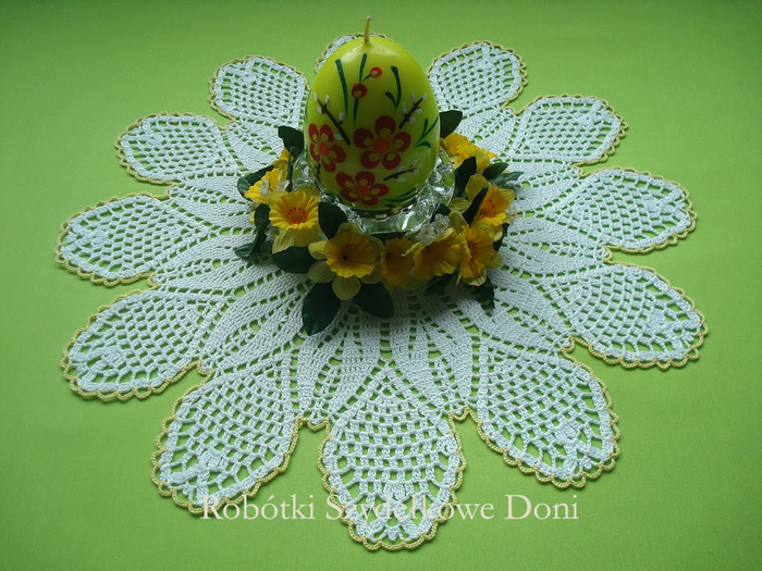 Вязание крючком. Салфетка в форме цветка ромашки (1) (700x525, 423Kb)