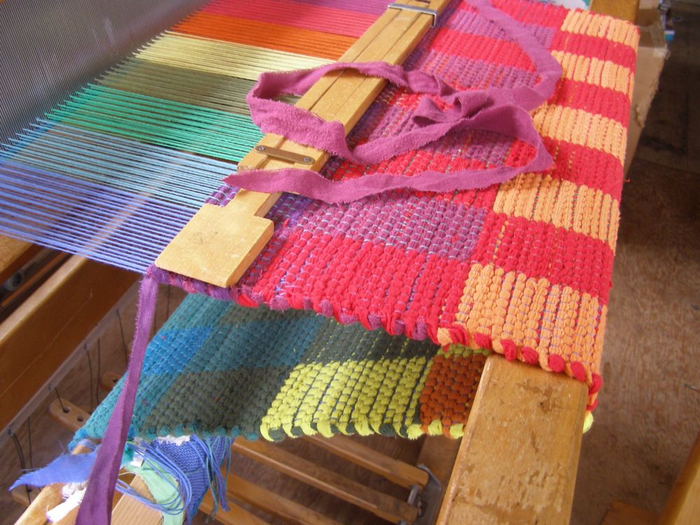 rainbow rag rug (700x525, 457Kb)