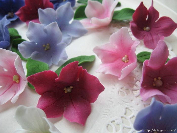 Цветы из мастики своими руками: пошаговый мастер-класс. Розы и лилии из мастики для торта с цветами