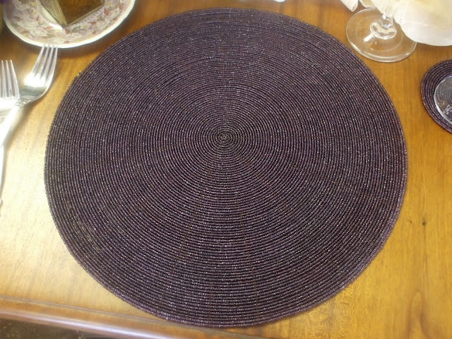 Purple beaded placemat (640x480, 305Kb)