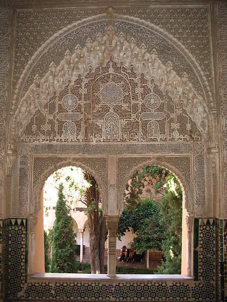 450px-Ventanas_con_arabescos_en_la_Alhambra (450x600, 52Kb)