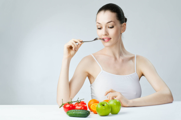 woman_eat_healthy_fruit_vegetable_diet (700x464, 157Kb)