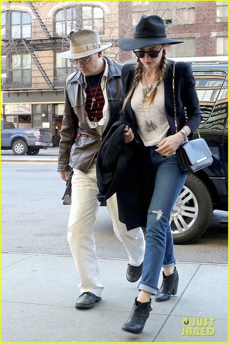 johnny-depp-amber-heard-step-out-together-new-york-01 (468x700, 115Kb)