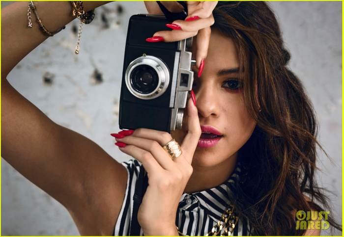 selena-gomez-is-all-style-fun-for-adidas-neos-summer-campaign-02 (700x483, 309Kb)