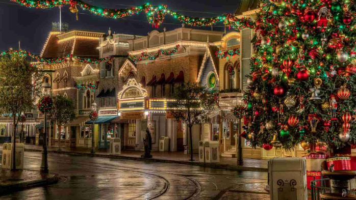 christmas_city_1600x900_92872-min (700x393, 379Kb)