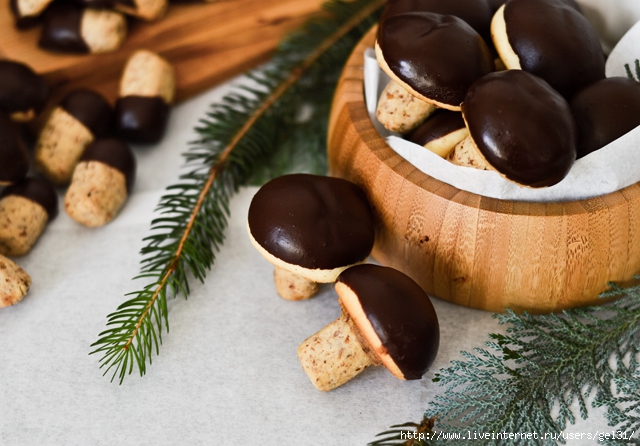 chocolate-walnut-mushroom-cookies-05 (640x446, 219Kb)