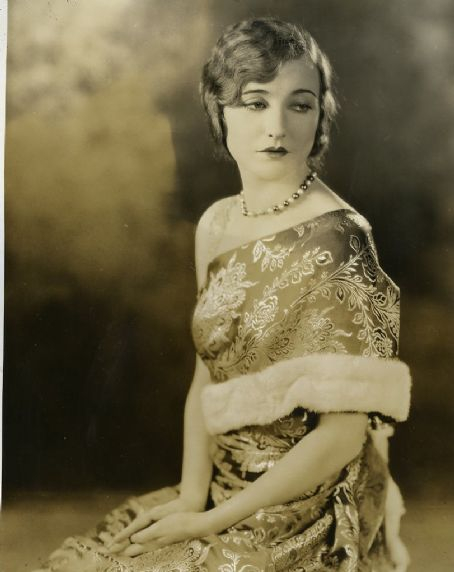 Agnes Ayres1 (454x572, 137Kb)