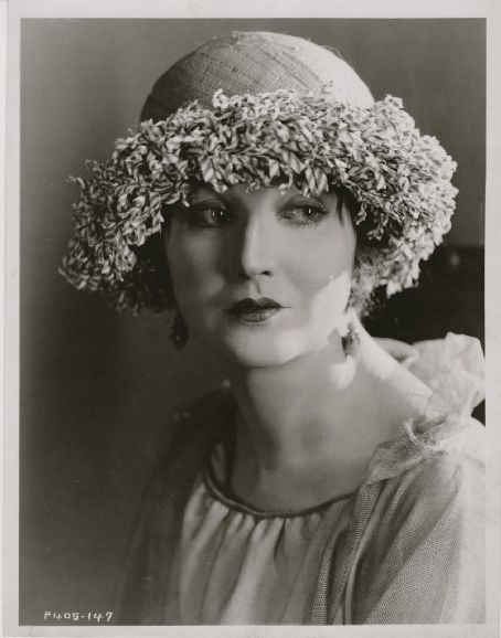 Agnes Ayres1 (454x578, 108Kb)