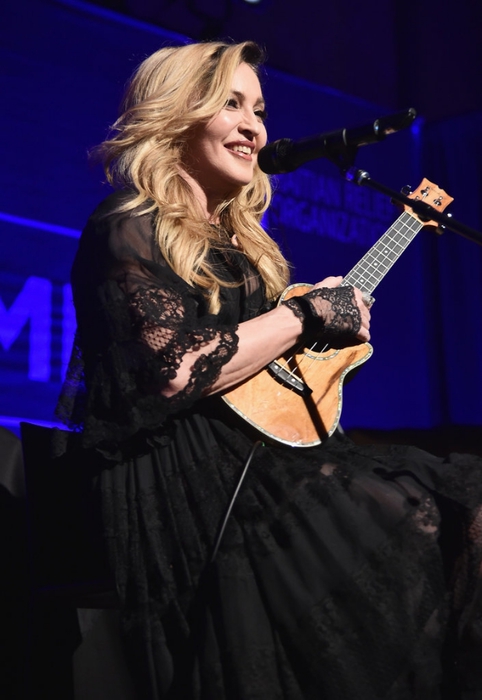 Pictured-Madonna (482x700, 169Kb)