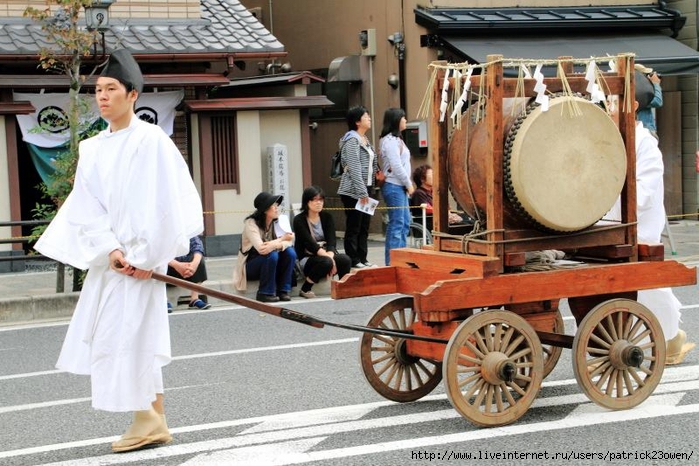 Various offerings to the deities, Jidai Matsuri Festival, Kyoto, Japan (700x466, 293Kb)