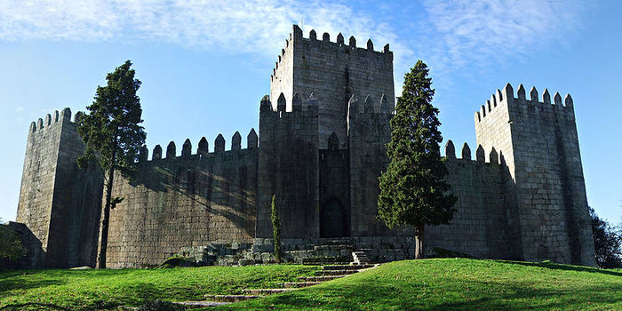 Castelo_de_Guimaraes (800x400, 77Kb)