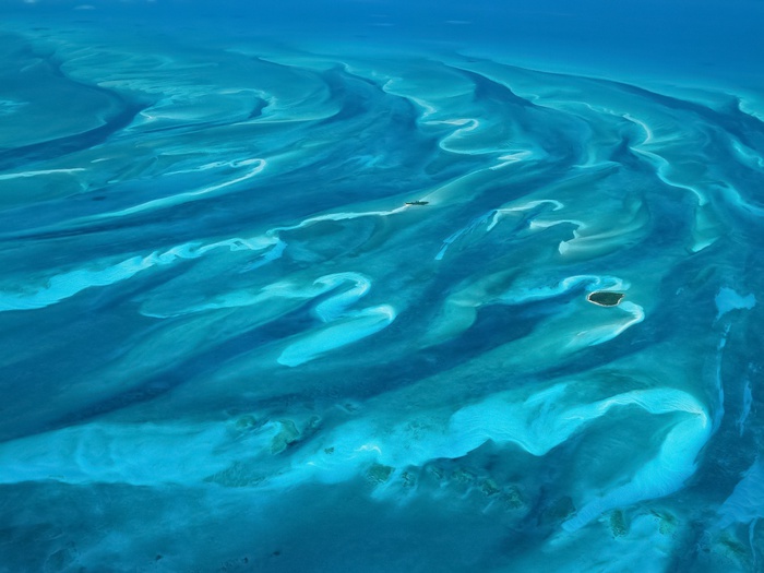 bahamas-aerial-wallpapers_35197_1024x768 (700x525, 102Kb)