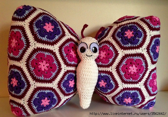 tess-the-butterfly-pillow (540x376, 229Kb)