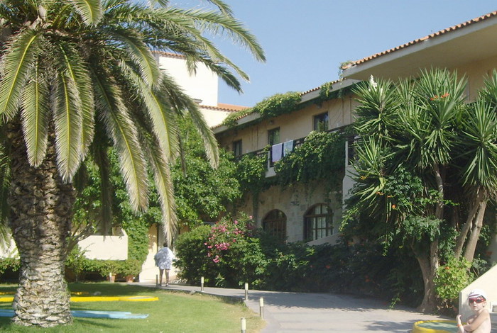 Aphrodite-Beach-Apollo-Building-3- (700x470, 130Kb)