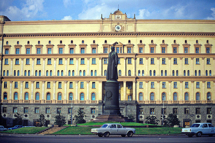 Lubyanka_Square_in_Moscow (700x467, 126Kb)