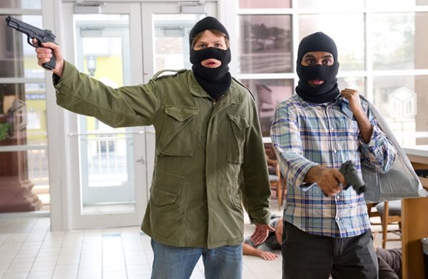 2993644_theworldsdumbestrobbersthievesanddelinquents (600x392, 48Kb)