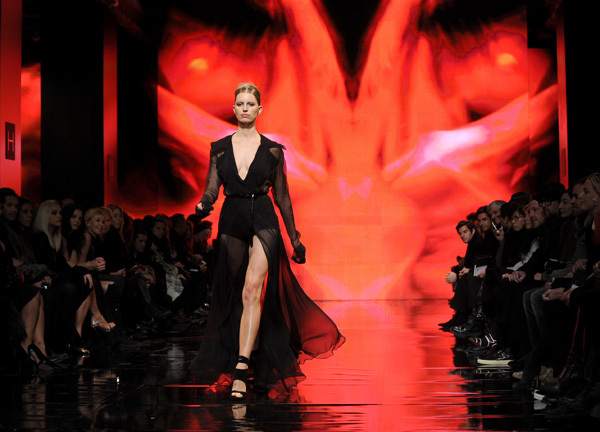 ny_fashion_week_donna_karan_new_york_30307463 (600x432, 97Kb)