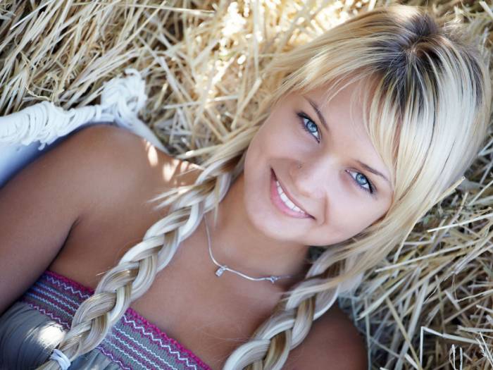 5680772_1332337105_1332280306_girls_girl_with_pigtails_024447_ (700x525, 58Kb)
