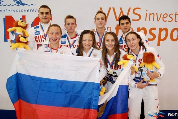 chempionat-Evropy-po-plavaniyu-sredi-yuniorov-2 (574x384, 93Kb)