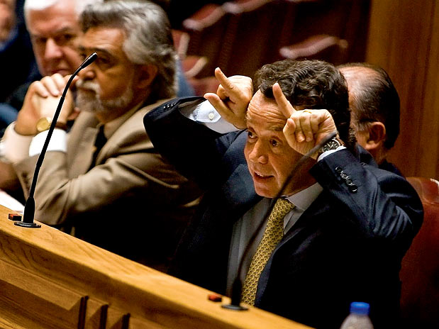 manuel-pinho-em-acto-de-chifre (619x464, 65Kb)