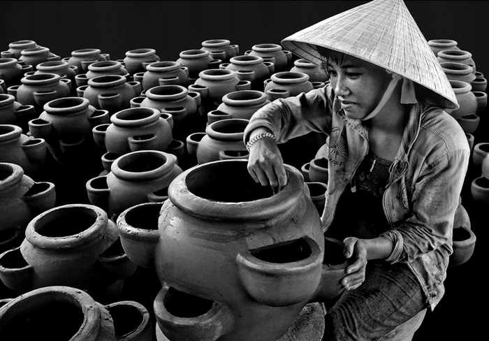 171 - SKILLFUL HANDS - TRAN PHONG - viet nam (700x488, 214Kb)