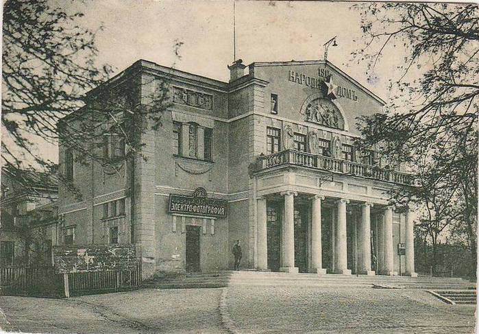 5289008_teatrbirjamyzei (700x487, 92Kb)