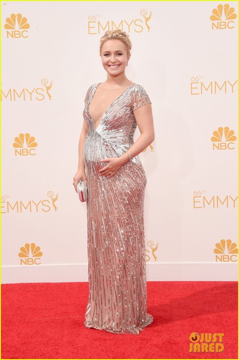 hayden-panettiere-baby-bump-first-red-carpet-appearance-07 (466x700, 72Kb)