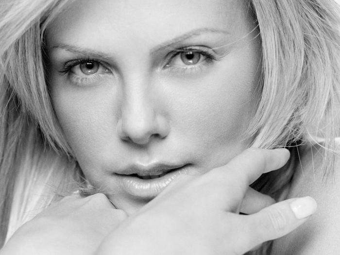 charlize-theron-face-1024x768-638 (700x525, 197Kb)