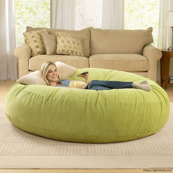 4979645_2164140_18420_3292694_giantbeanbagchairs1 (700x700, 324Kb)