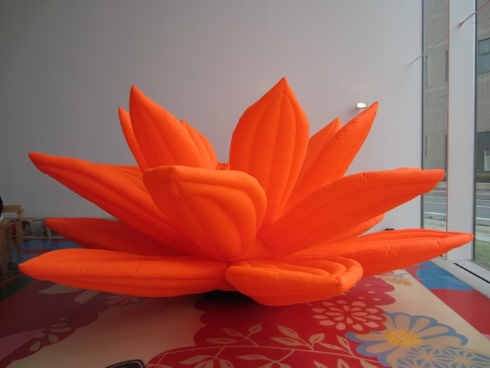 3623822_towadaartcentercheoijeounghwabreathingflower (700x525, 51Kb)