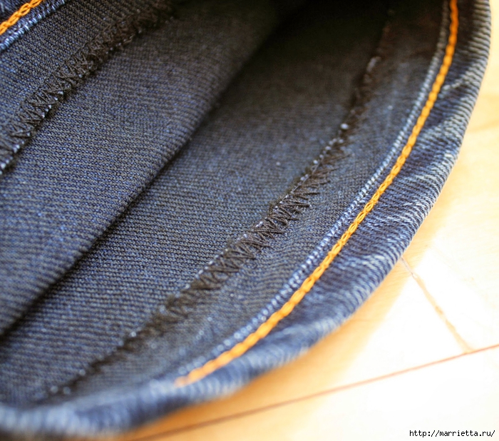 Как подшить джинсы и сохранить потертый край (13) (700x618, 358Kb)