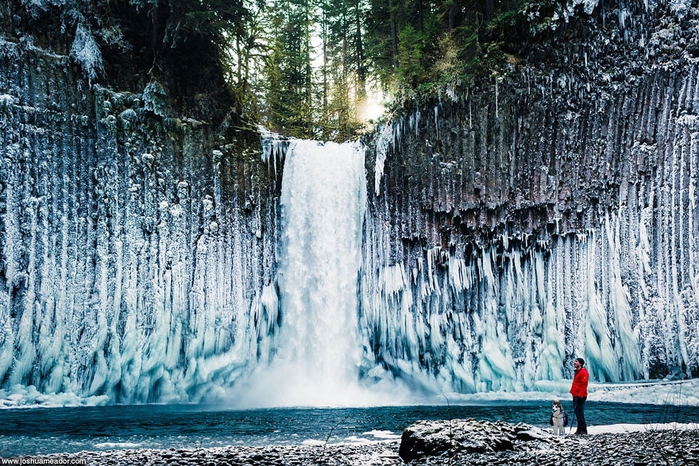 small-man-grand-nature-landscape-photography-6 (700x466, 371Kb)