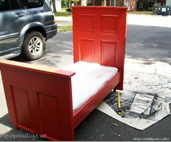 Ingenious-and-Cool-Ideas-of-How-To-Reurpose-Old-Doors-32 (600x500, 123Kb)