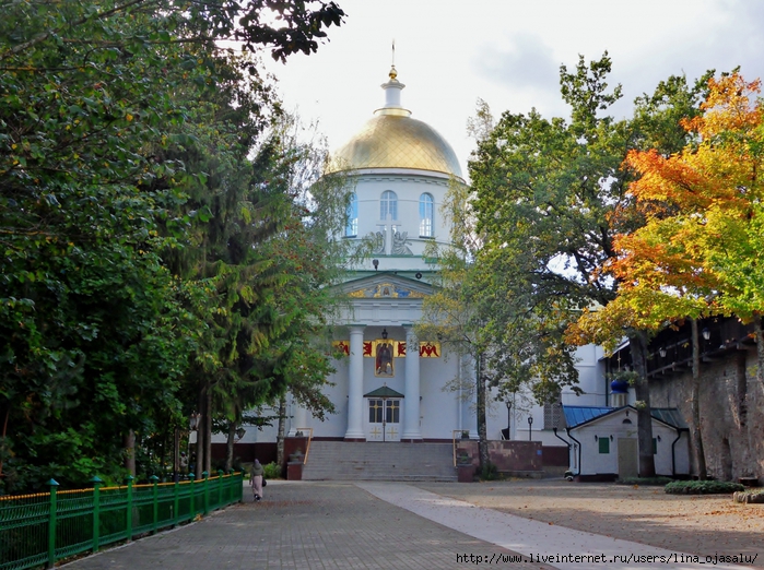 святой источник псково печерского монастыря. Смотреть фото святой источник псково печерского монастыря. Смотреть картинку святой источник псково печерского монастыря. Картинка про святой источник псково печерского монастыря. Фото святой источник псково печерского монастыря