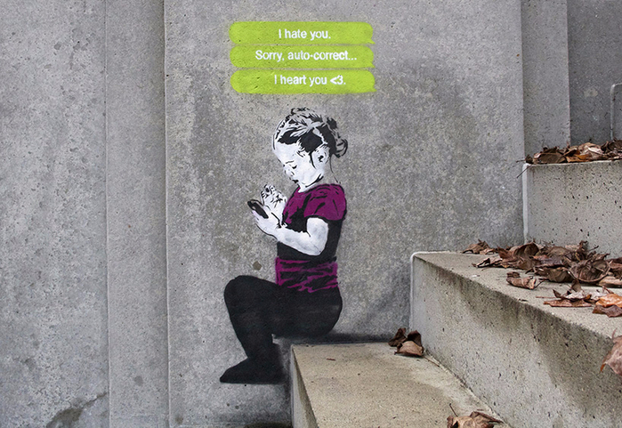 street-art-meets-contemporary-social-media-culture-designboom-01 (700x481, 390Kb)