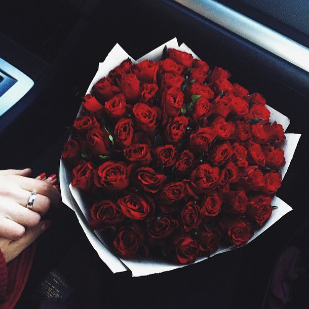 car-couple-flowers-girl-Favim.com-2570253 (610x610, 292Kb)