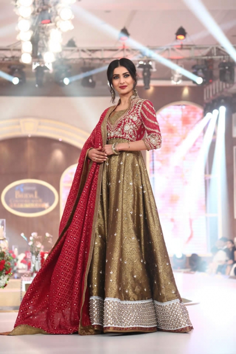 3734746_Zaheer_Abbas_Collection_Telenor_Bridal_Couture_Week_7 (466x700, 224Kb)