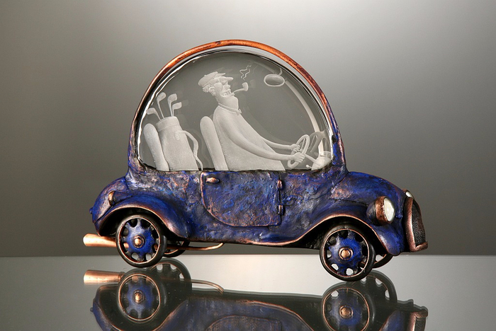 Going-to-golf.-Engraved-glass-and-metal-sculpture-by-Dalibor-Nesnidal-1 (700x468, 303Kb)