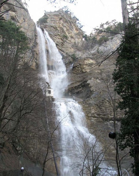 3571750_yaltavodopaduchansu_4 (552x700, 114Kb)