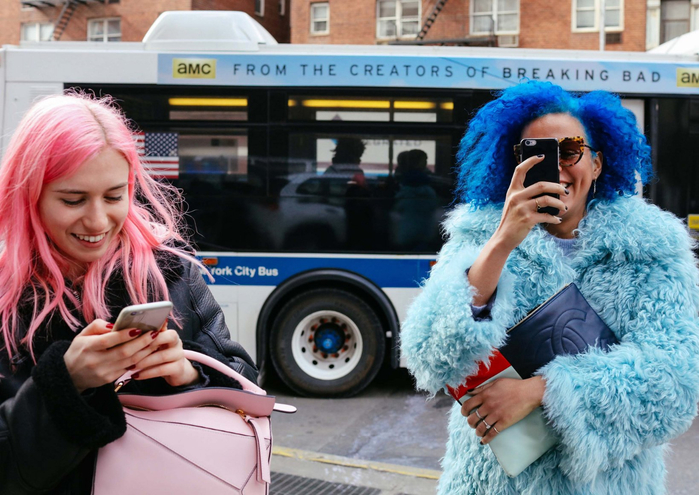 01-nyfw-street-style-day-1-phil-oh (700x495, 409Kb)