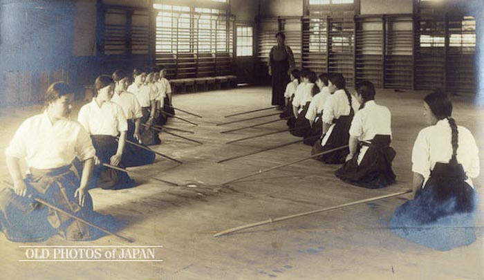 1299772693_naginata2 (700x405, 232Kb)