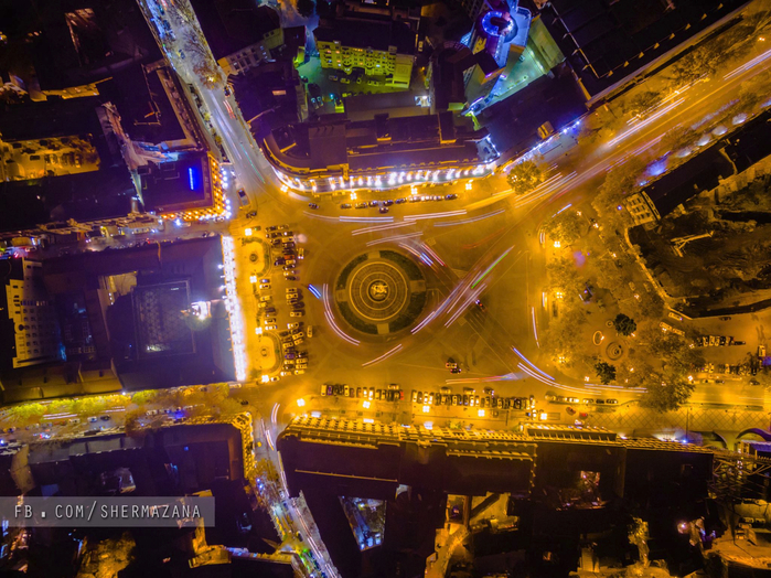Freedom Square at Night (700x524, 563Kb)
