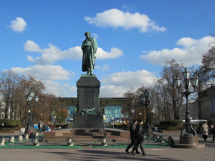 Памятник пушкину в москве картинка