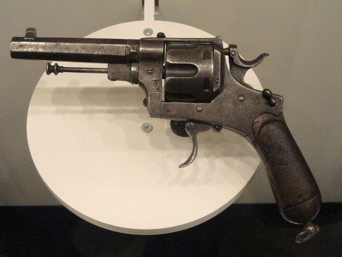 1024px-Italy_revolver,_Modello_1889,_Pistola_a_Rotazione,_System_Bodeo,_Caliber_10.35_mm,_made_in_1918_-_National_World_War_I_Museum_-_Kansas_City,_MO_-_DSC07468 (700x525, 346Kb)