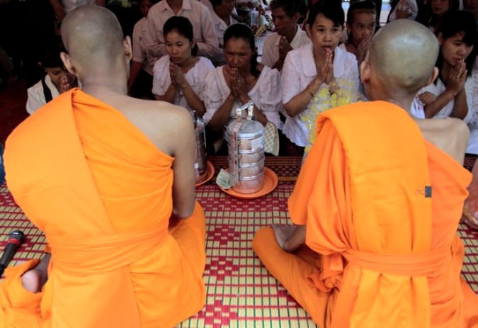 Pchum Ben       , , 24  2010 .