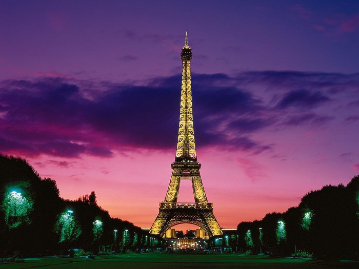_Eiffel Tower at Night, Paris, France (700x525, 45 Kb)