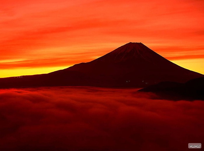Величественный символ Японии - гора Фудзи 2
